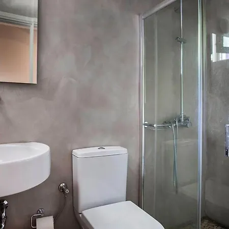 Aparthotel Beachfront Suites Lourdas 2*