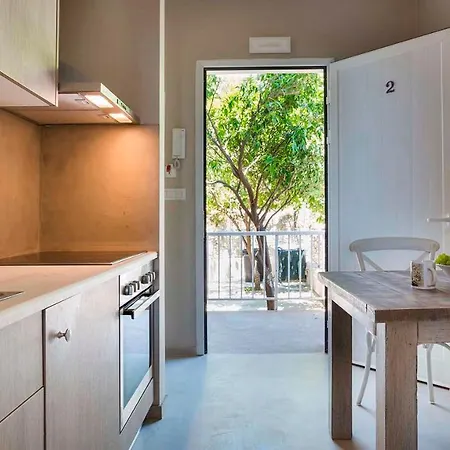 Aparthotel Beachfront Suites Lourdas 2*