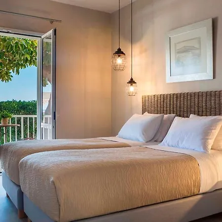 Beachfront Suites Lourdas 2*