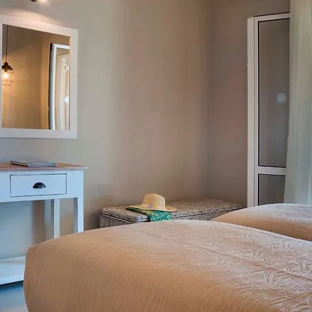 公寓式酒店 Beachfront Suites Lourdas 劳德哈塔