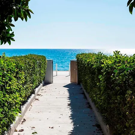 Beachfront Suites Lourdas 2* 劳德哈塔