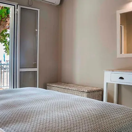 公寓式酒店 Beachfront Suites Lourdas