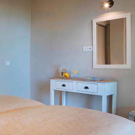 Beachfront Suites Lourdas 劳德哈塔